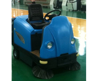 QF120E Ride-on Sweeper